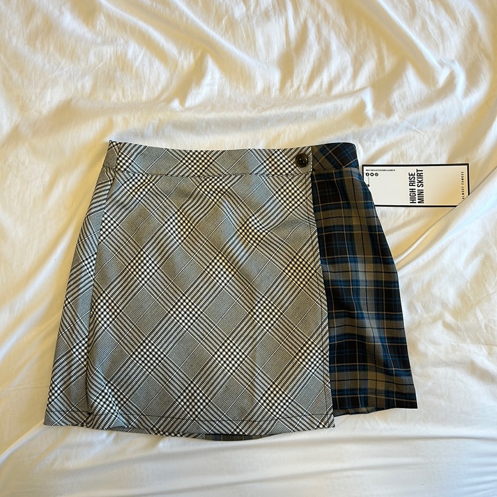 Women’s new high rise mini skirt plaid small